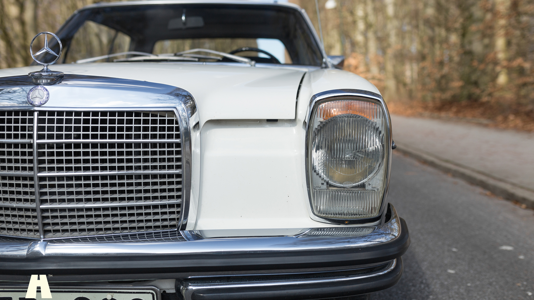 Aussenfoto 1970 Mercedes 250 CE