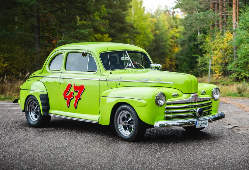 1947 Ford Deluxe Coupé Hot Rod Sidventils V8 