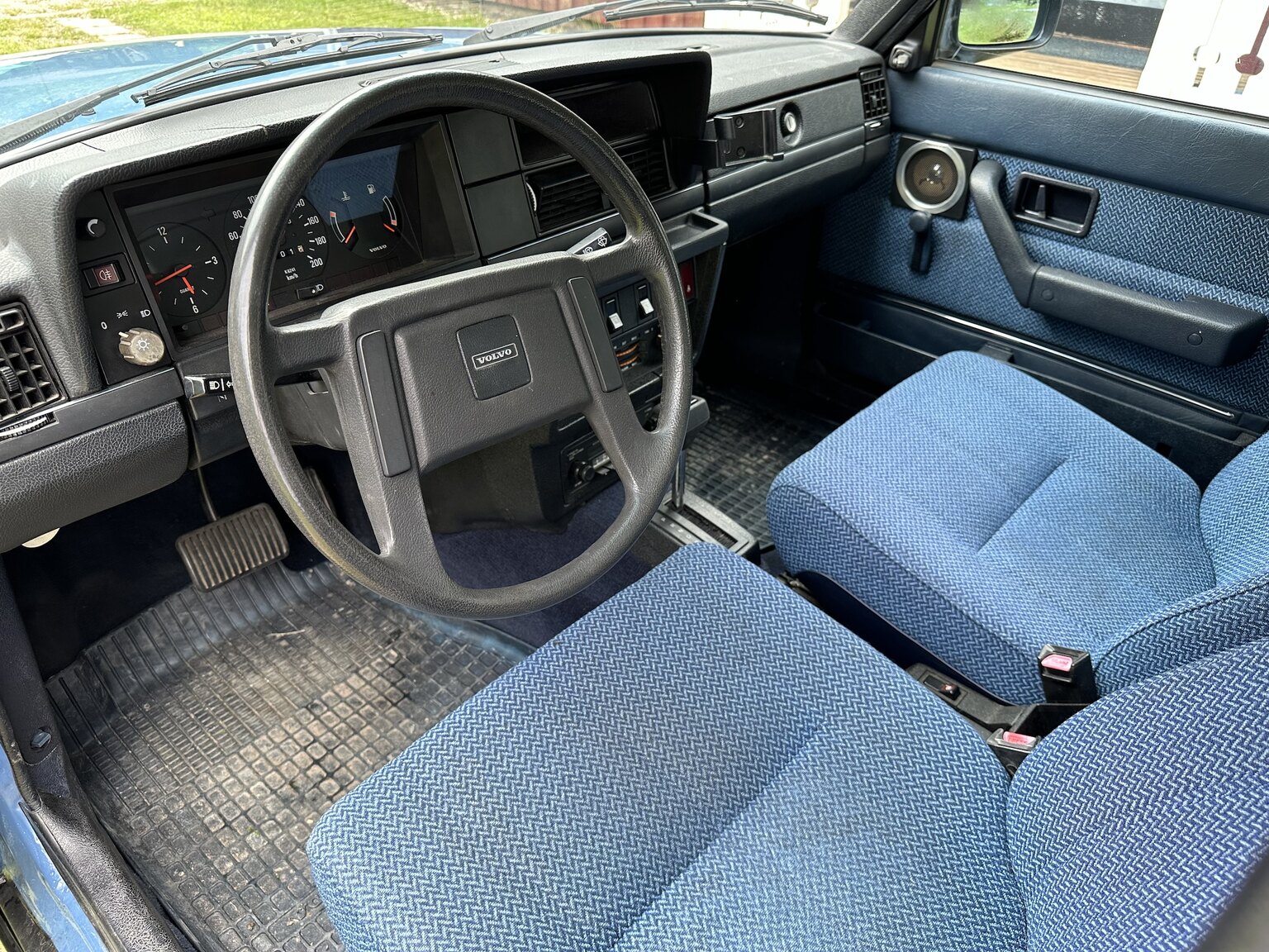 Interiörbild 1986 Volvo 244