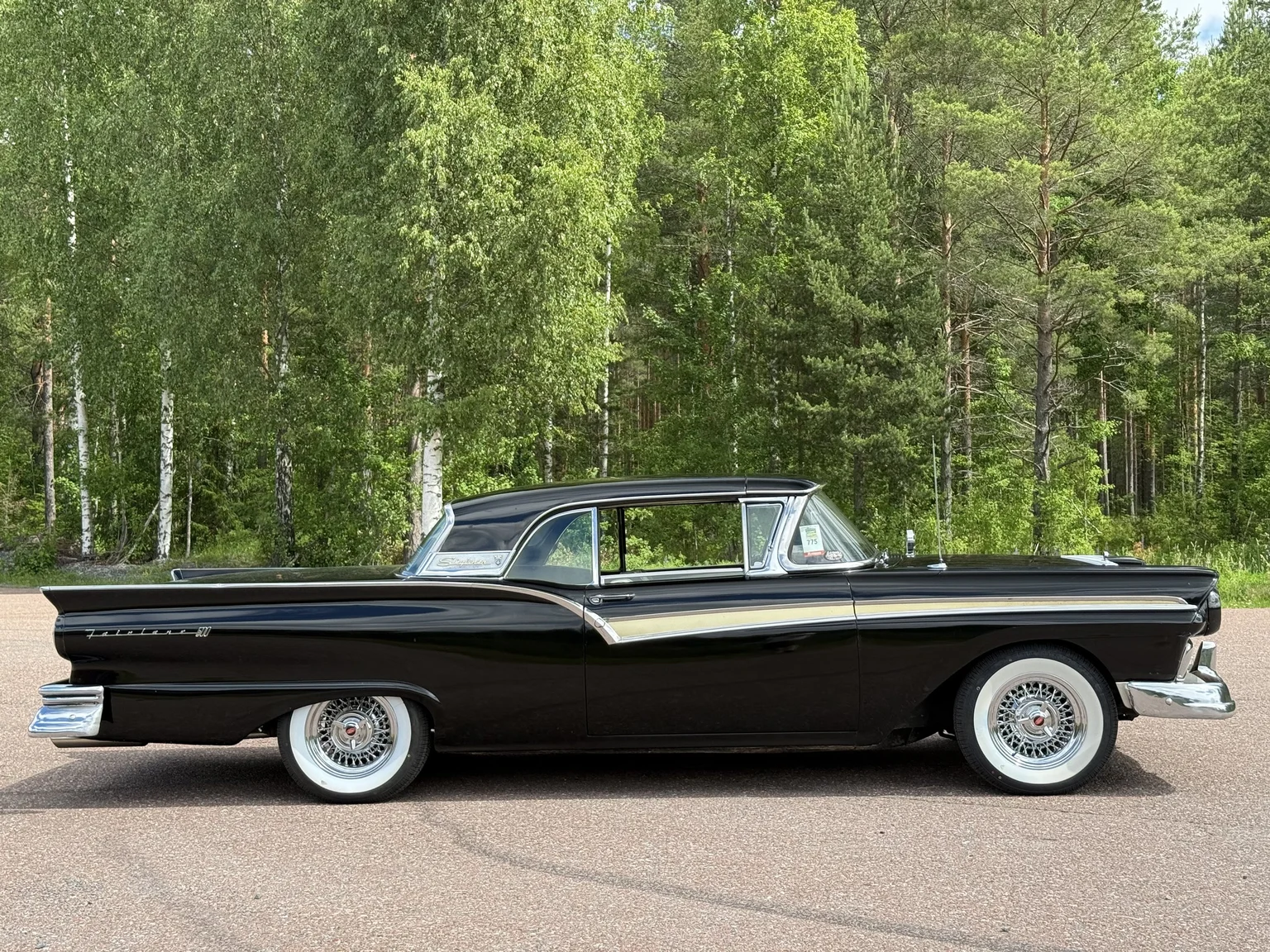 Aussenfoto 1957 Ford Fairlane 500 Hardtop Cabriolet (8)
