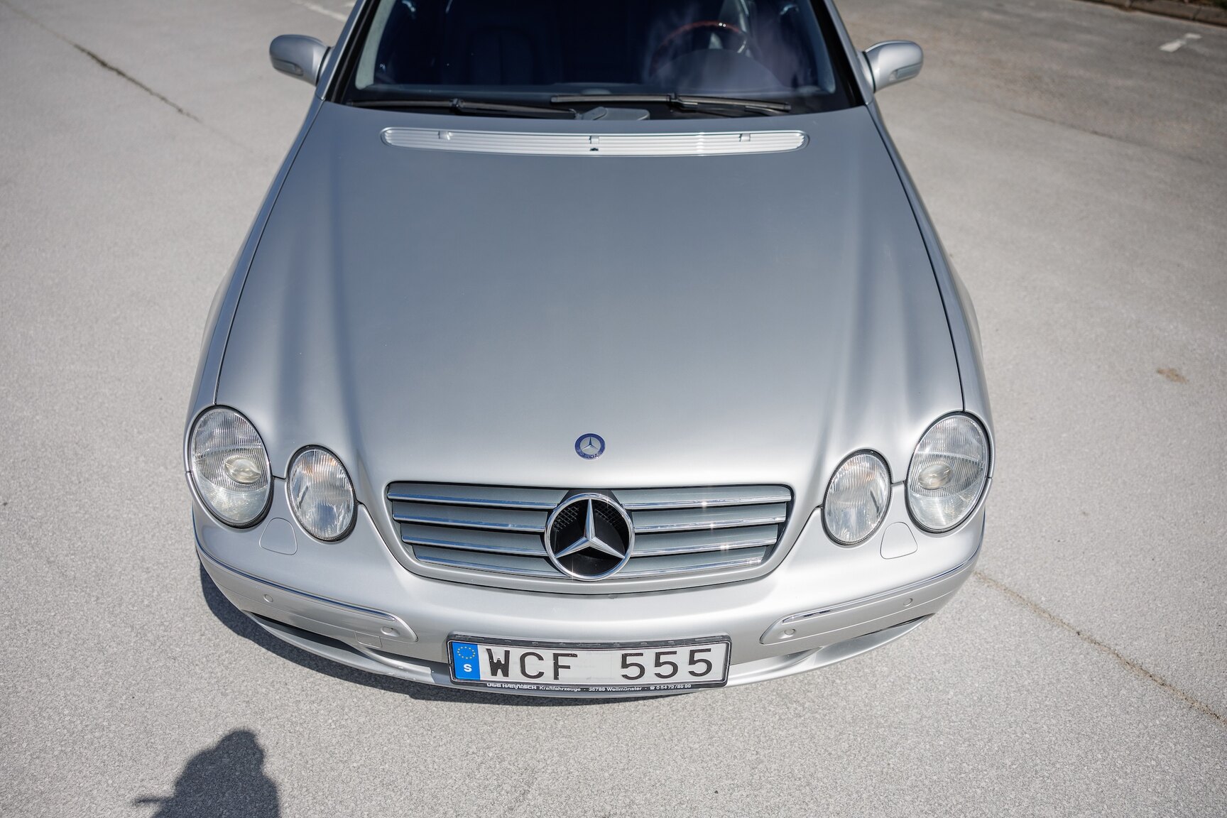 Exteriörbild på 2000 Mercedes-Benz CL600