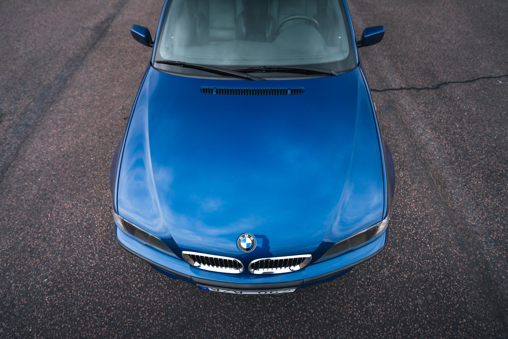 Exterior image of 2003 BMW 330i