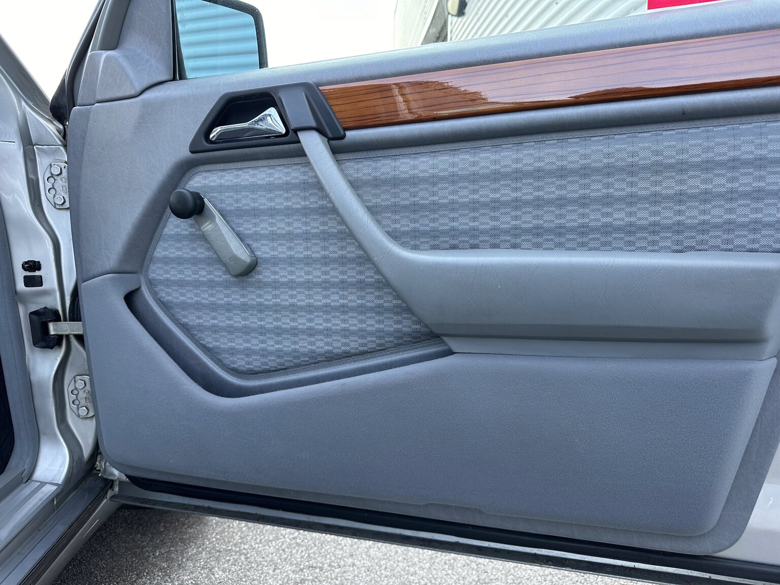 Interior image of 1992 Mercedes-Benz 250D