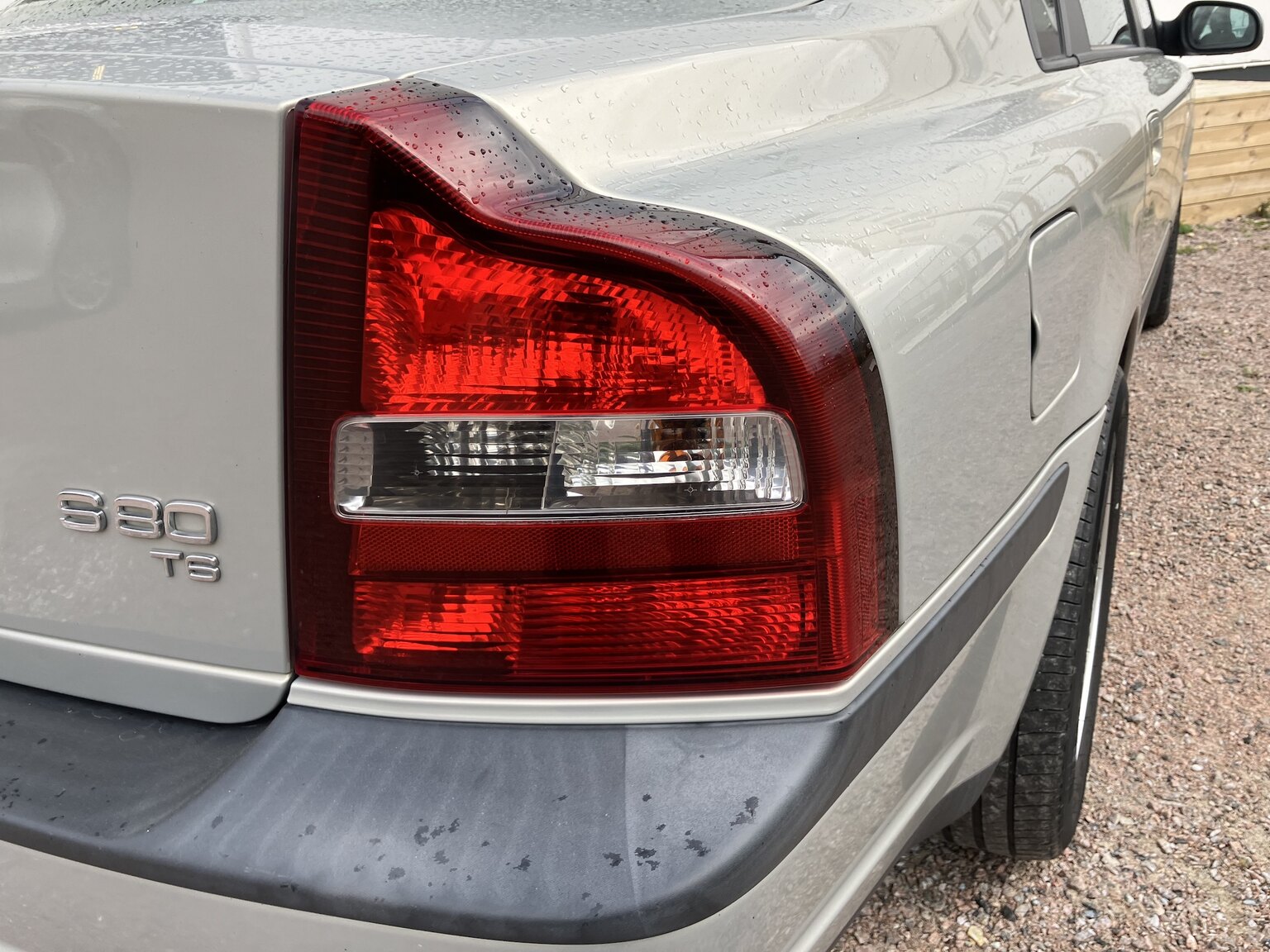 Exterior image of 1999 Volvo S80