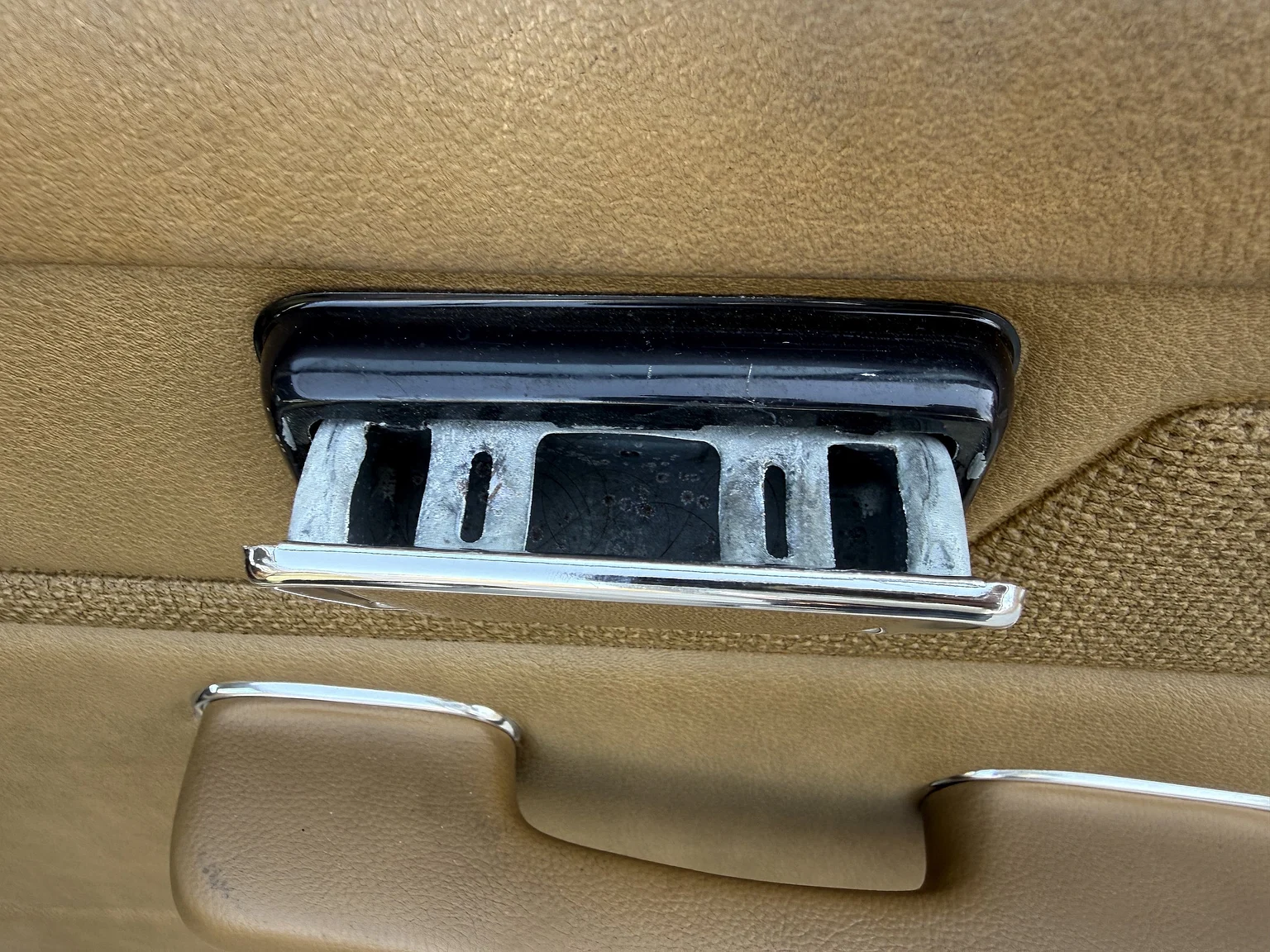 Innenraumfoto von 1974 Mercedes-Benz 230 Automatic (71)