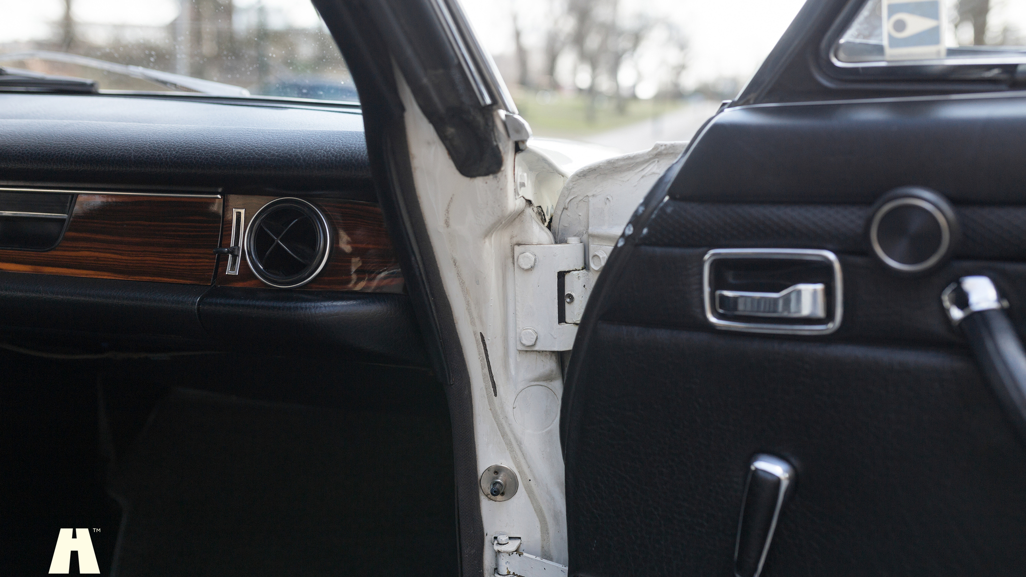 Interiörbild 1970 Mercedes 250 CE