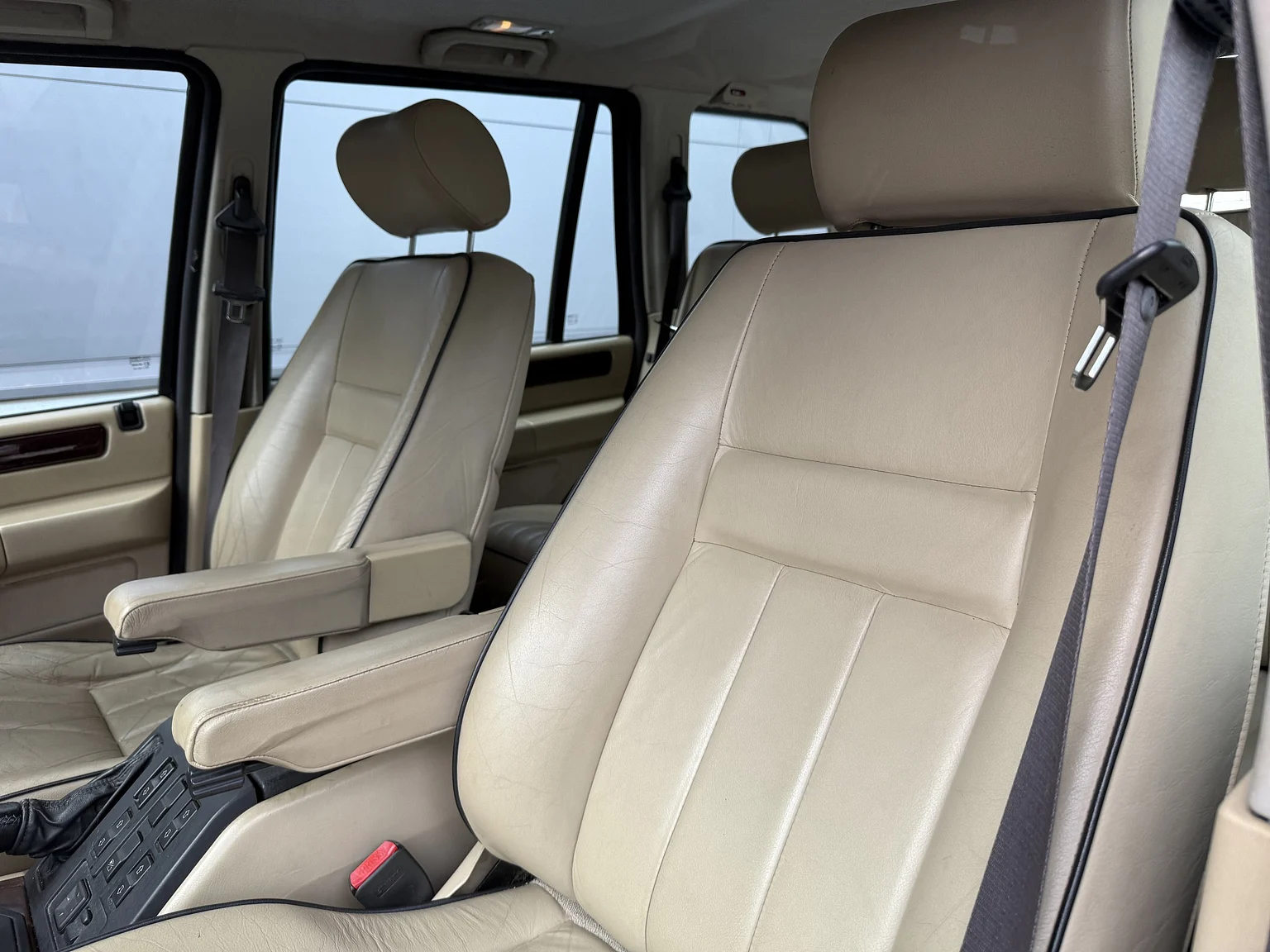 Interior image of 1998 Land Rover Range Rover P38 (44)