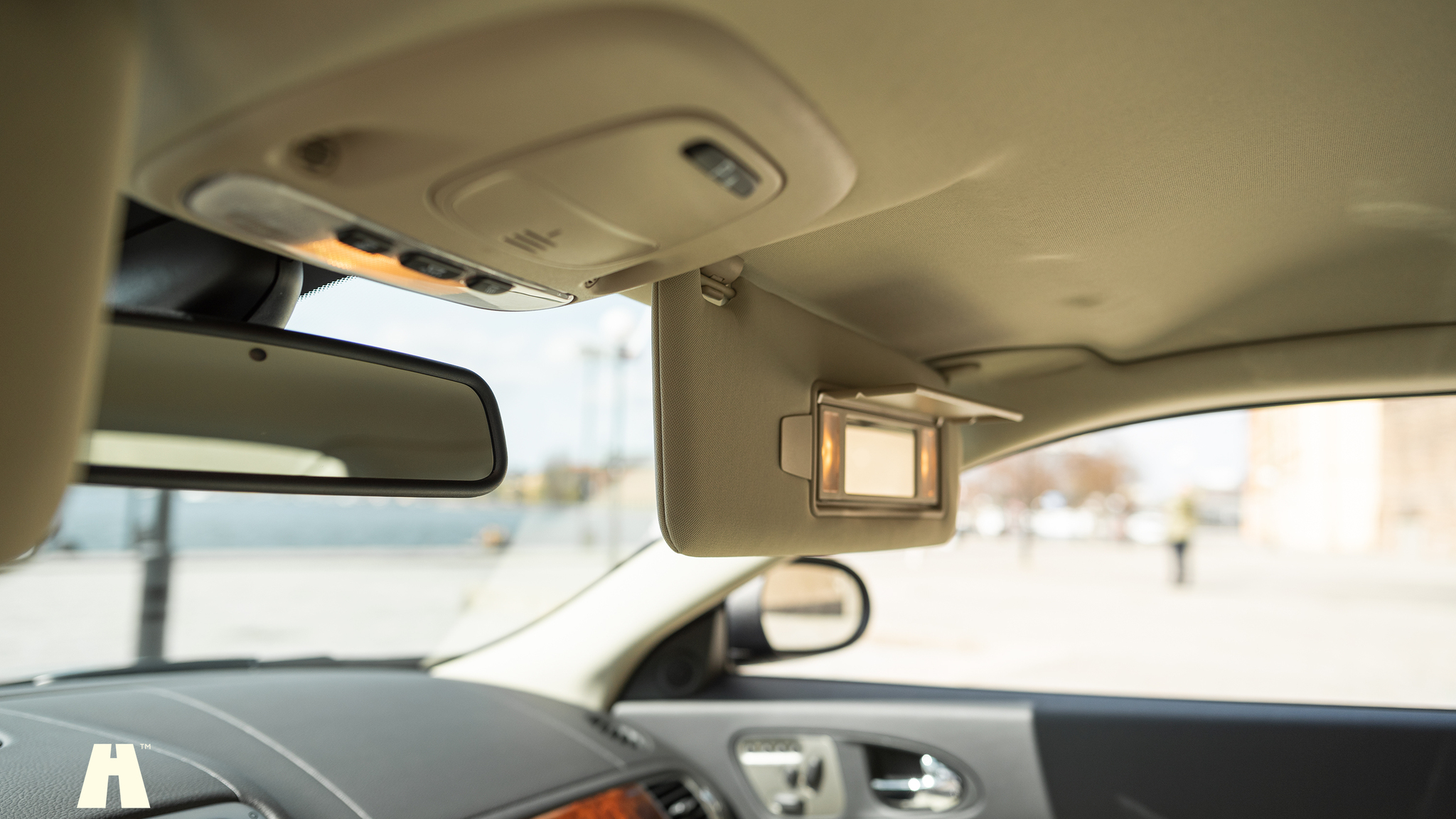 Innenraumfoto von 2008 Jaguar XKR (68)