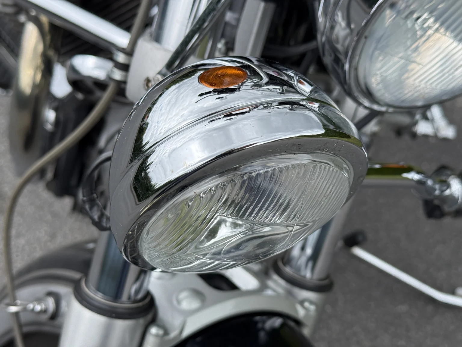 Exterior image of 2001 Moto Guzzi California EV (35)