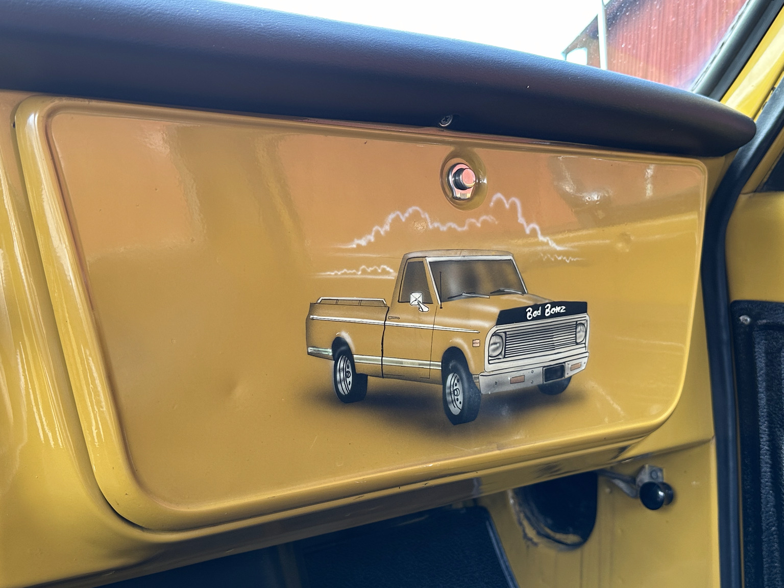 Interior image of 1972 Chevrolet C10 Cheyenne (18)
