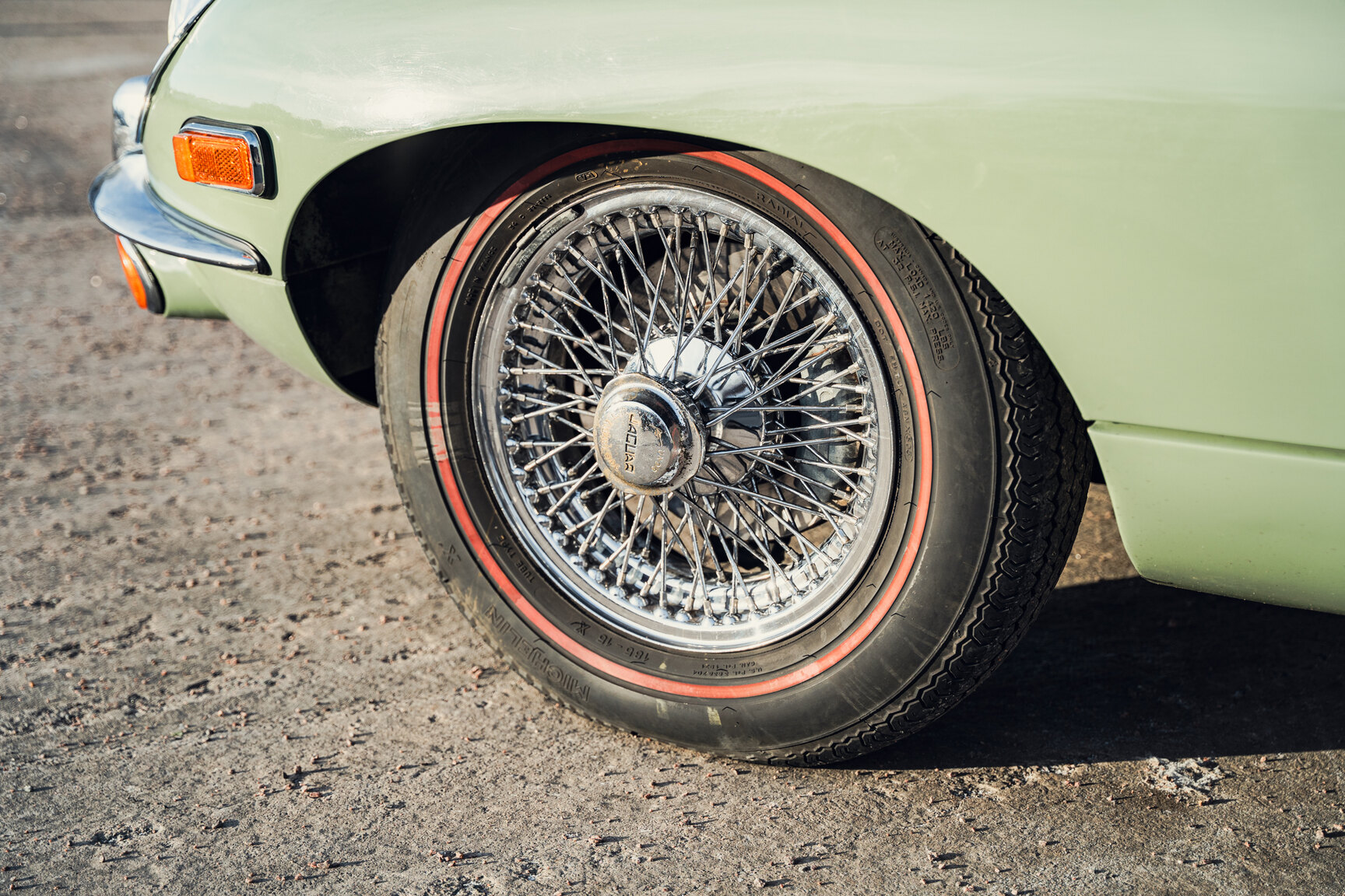 Exteriörbild på 1970 Jaguar E-Type Roadster