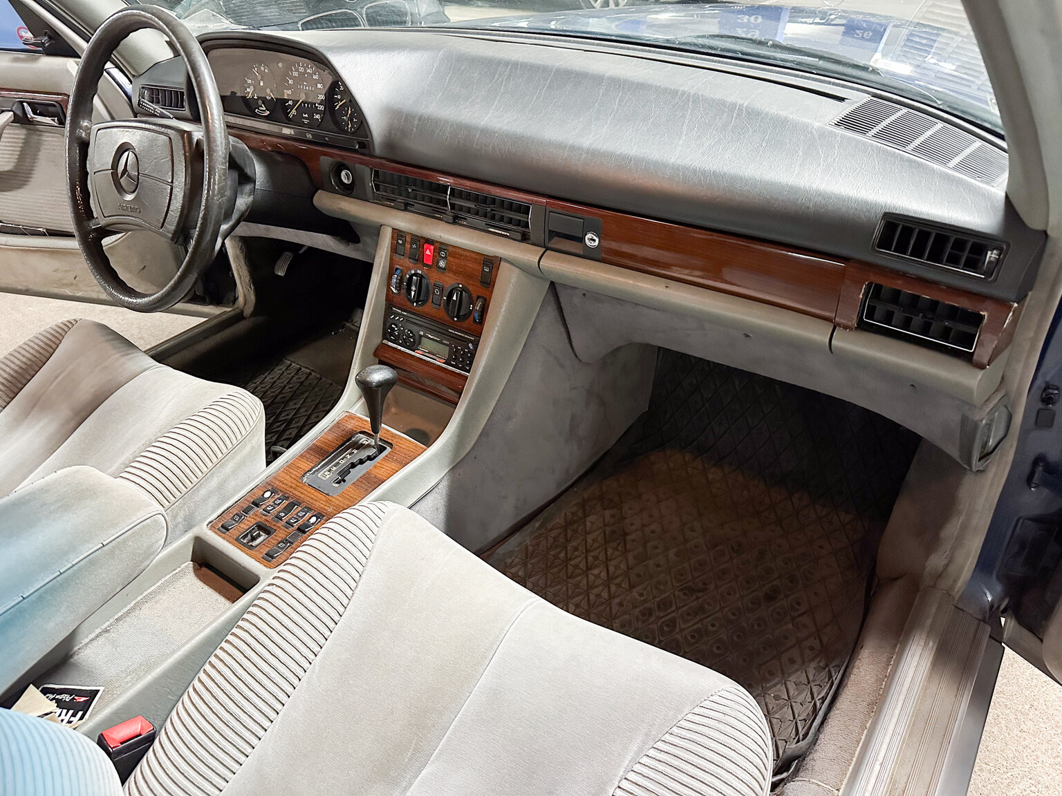 Interiörbild 1985 Mercedes-Benz 500 SEL