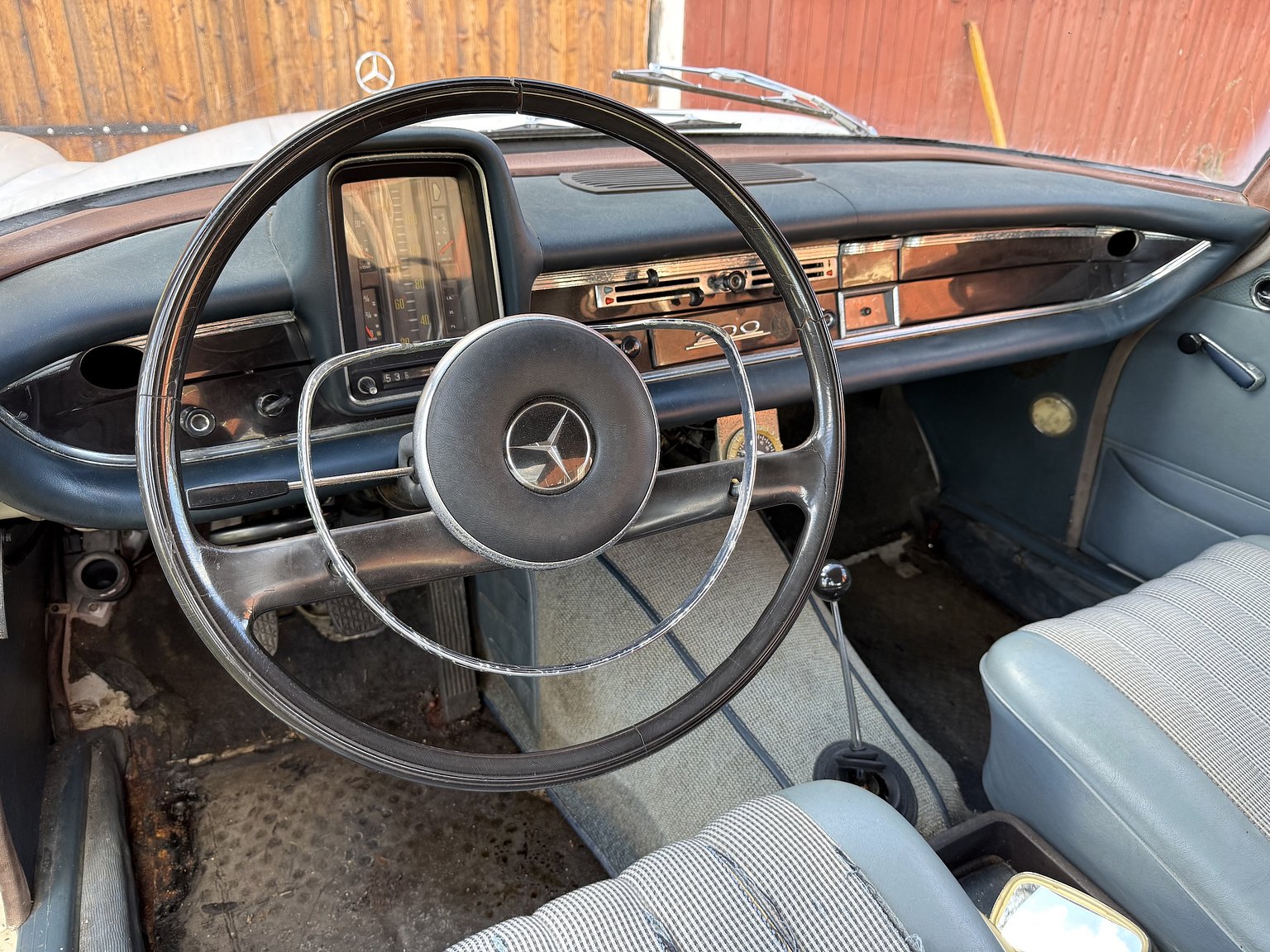 Interiörbild 1967 Mercedes-Benz 200