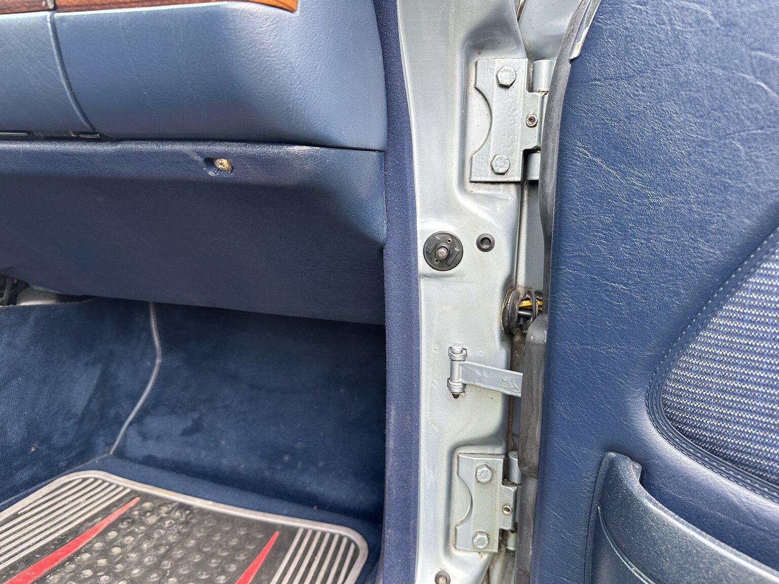 Interiörbild 1984 Mercedes-Benz 230 CE