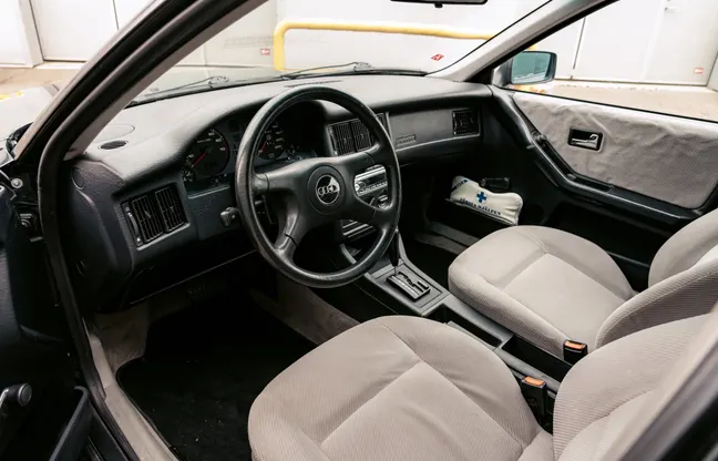 1993 Audi 80 4-dörrar – Innen