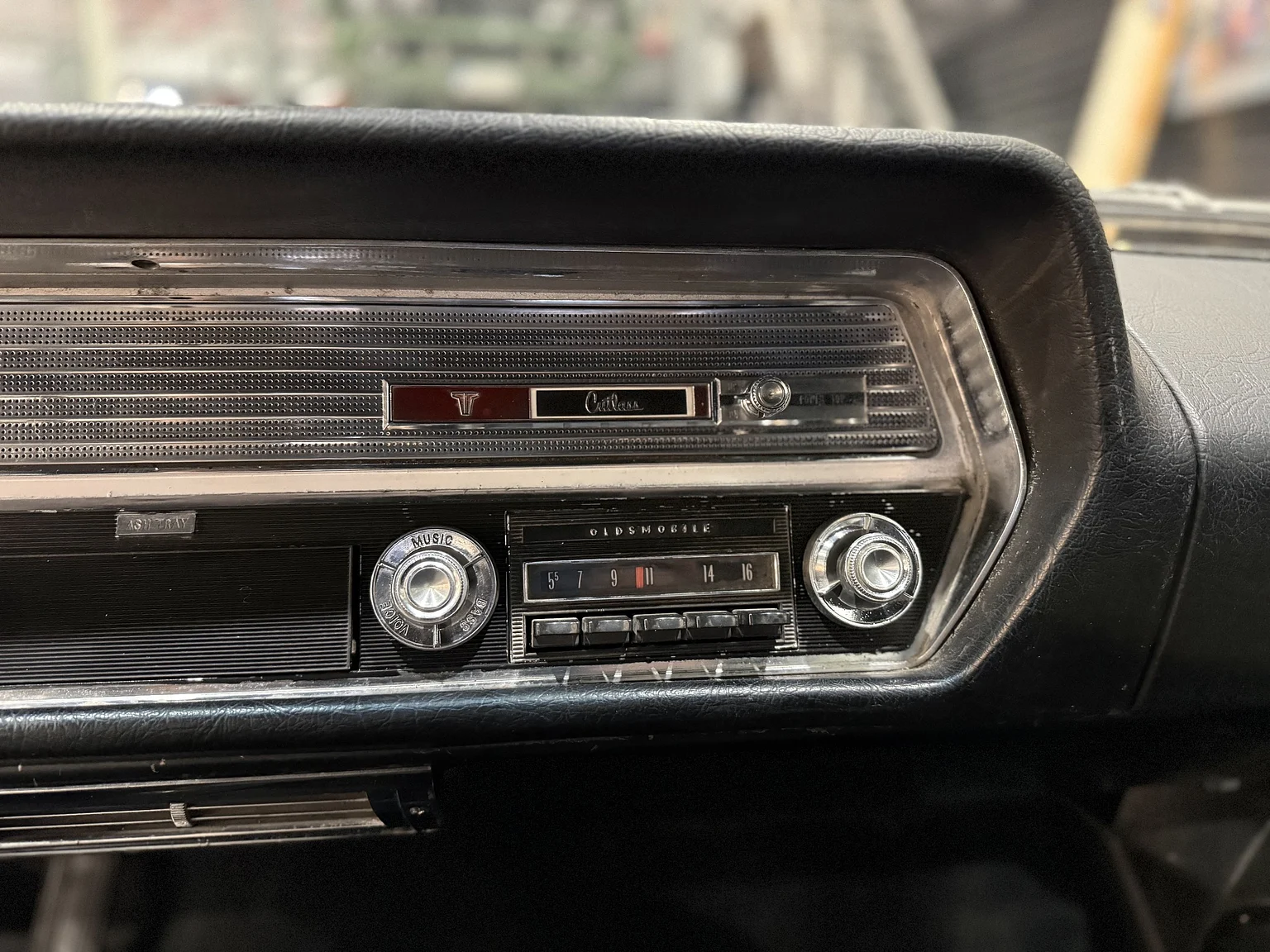 Innenraumfoto von 1964 Oldsmobile Cutlass Convertible (16)