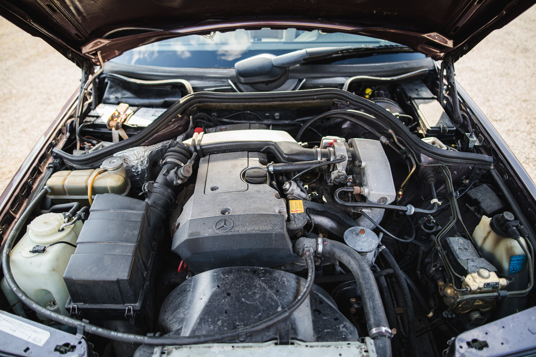 Image of 1993 Mercedes-Benz E 220 mechanics