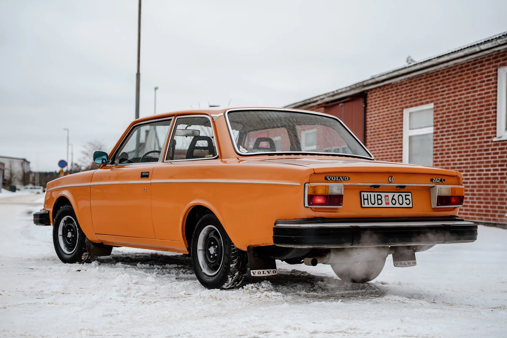 Exteriörbild på 1975 Volvo 242 2-dörrars coupé (1)