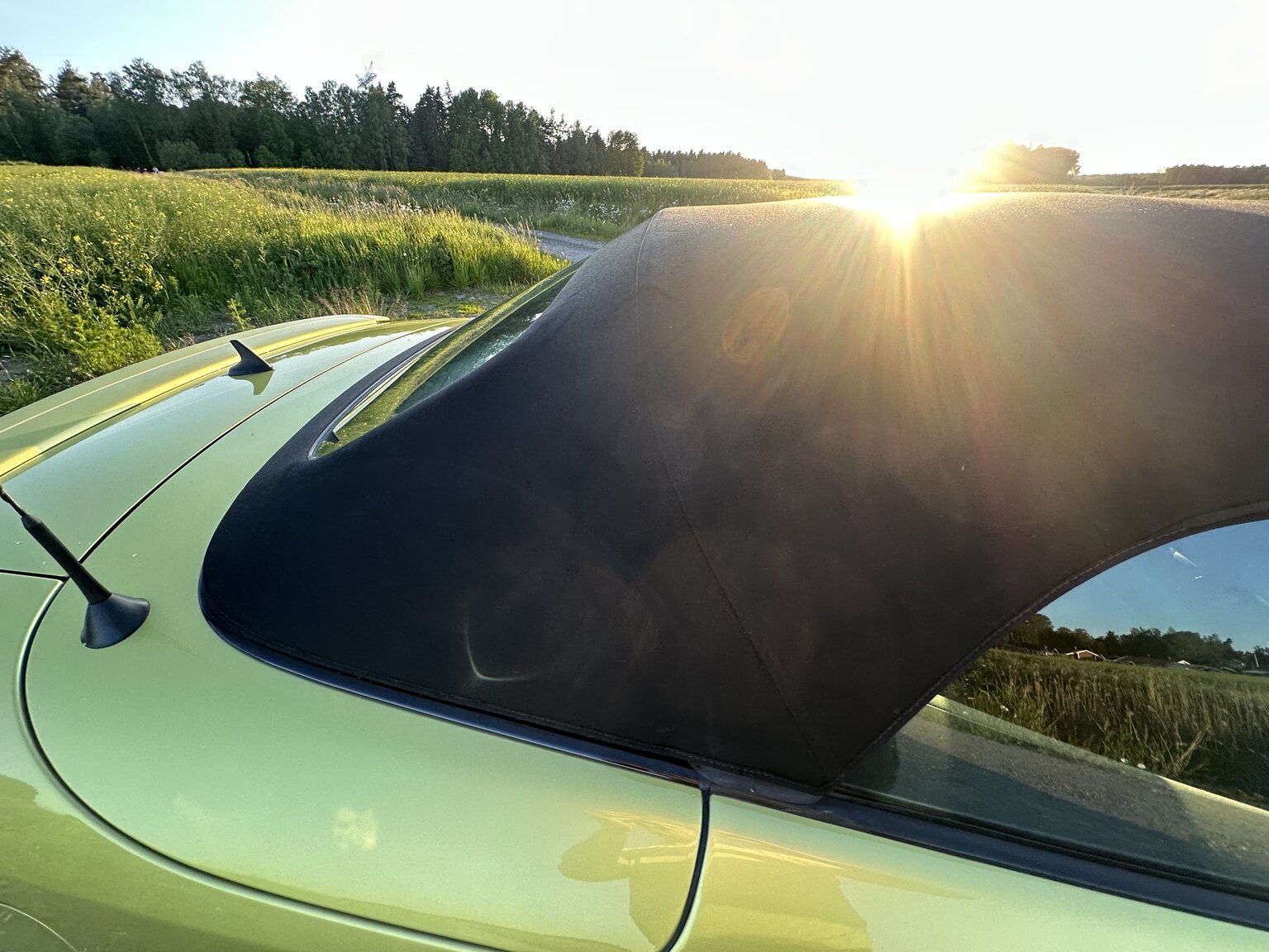 Exterior image of 2004 SAAB 9.3 Aero Convertible 2.0T