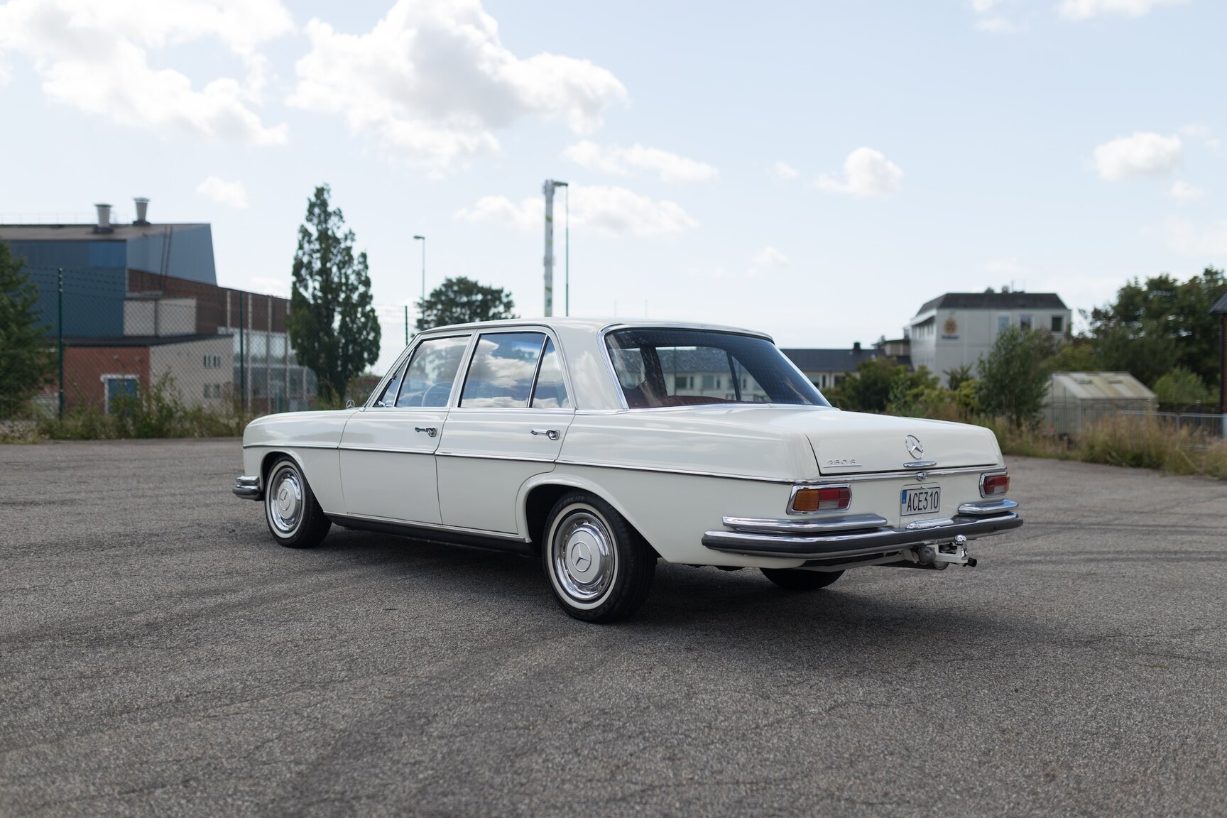 Exteriörbild på 1966  Mercedes-Benz 250 