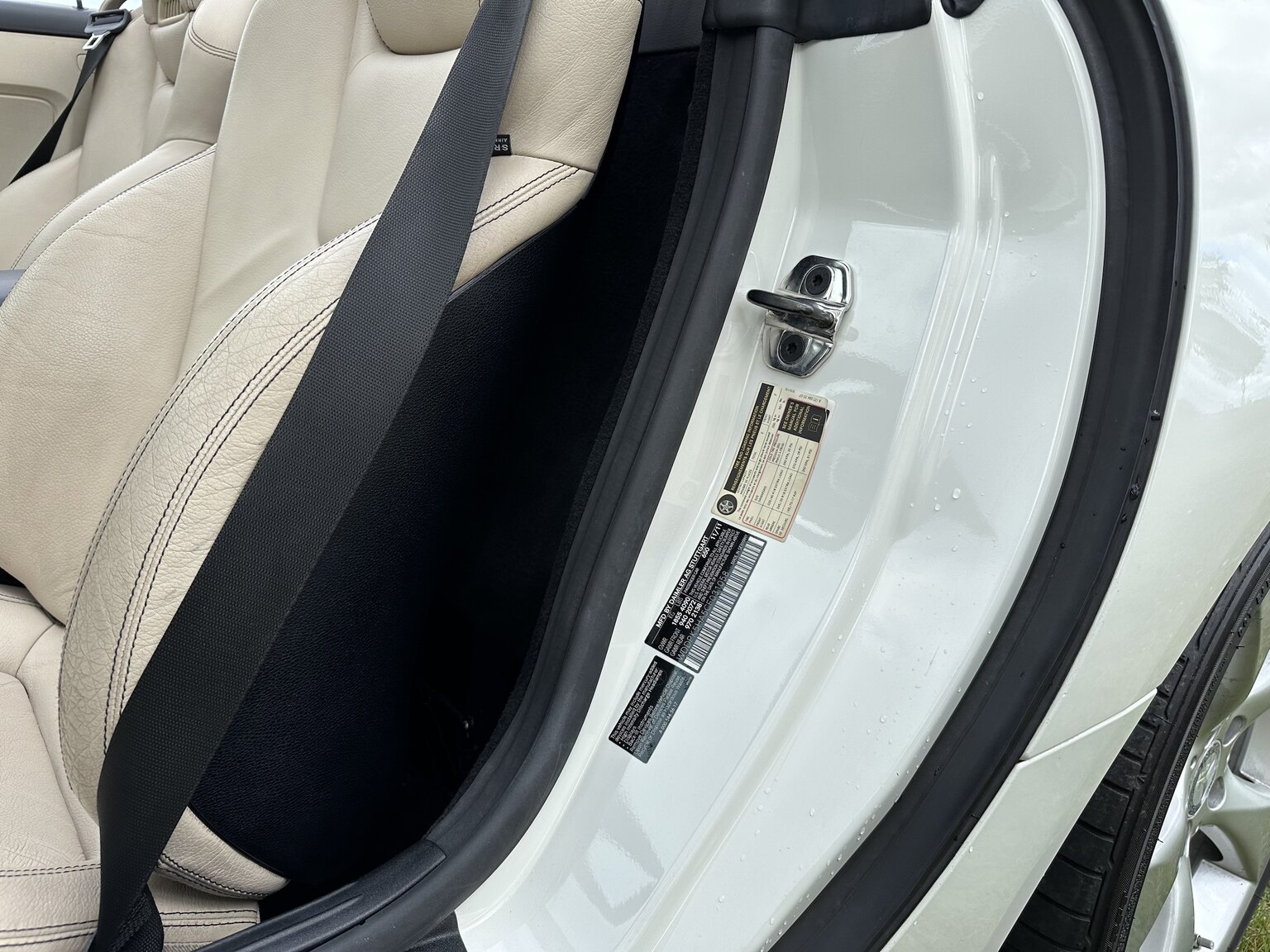 Interior image of 2012 Mercedes-Benz SLK 350