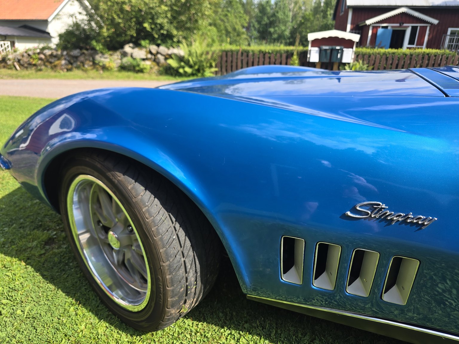 Exterior image of 1969 Chevrolet Corvette Stingray 6.0 V8