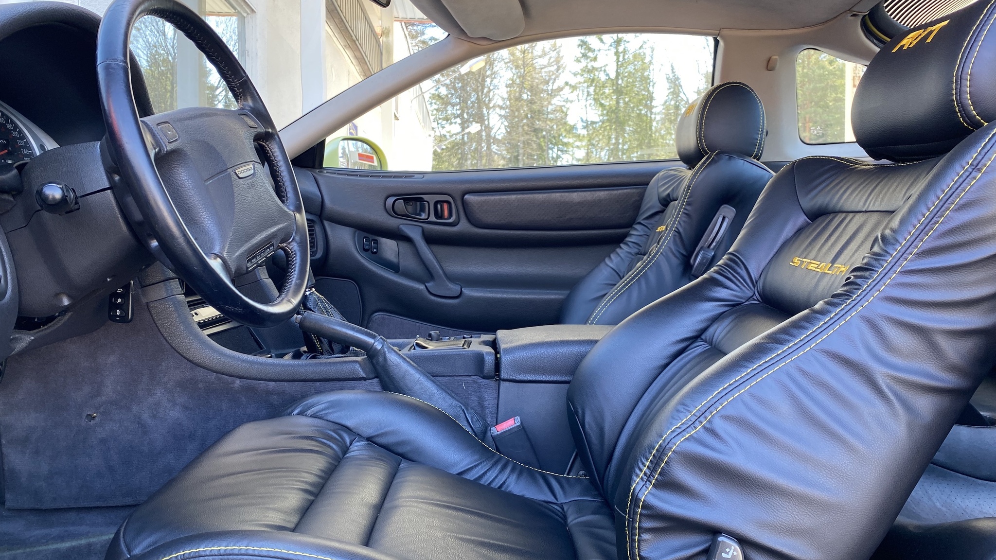 Interior image of 1992 Dodge Stealth (2)