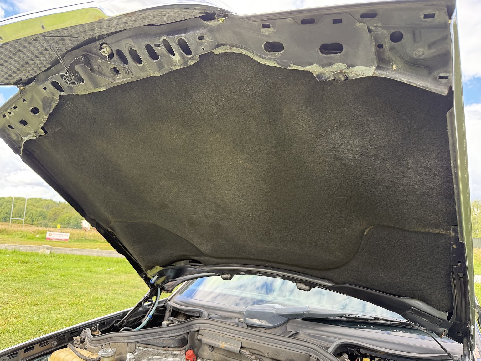 Image of 1990 Mercedes-Benz 300CE-24 mechanics