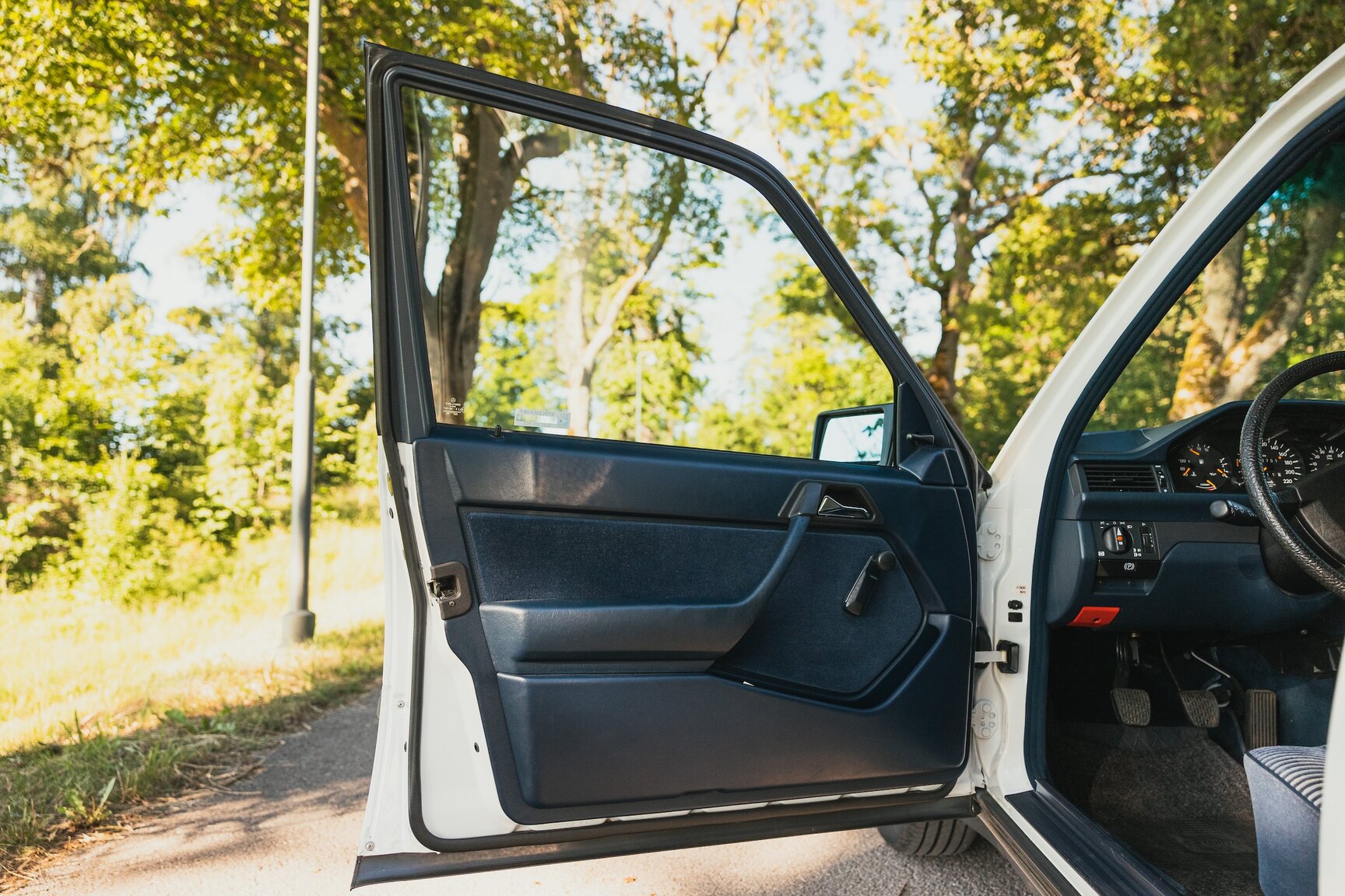 Interiörbild 1987 Mercedes-Benz 230E