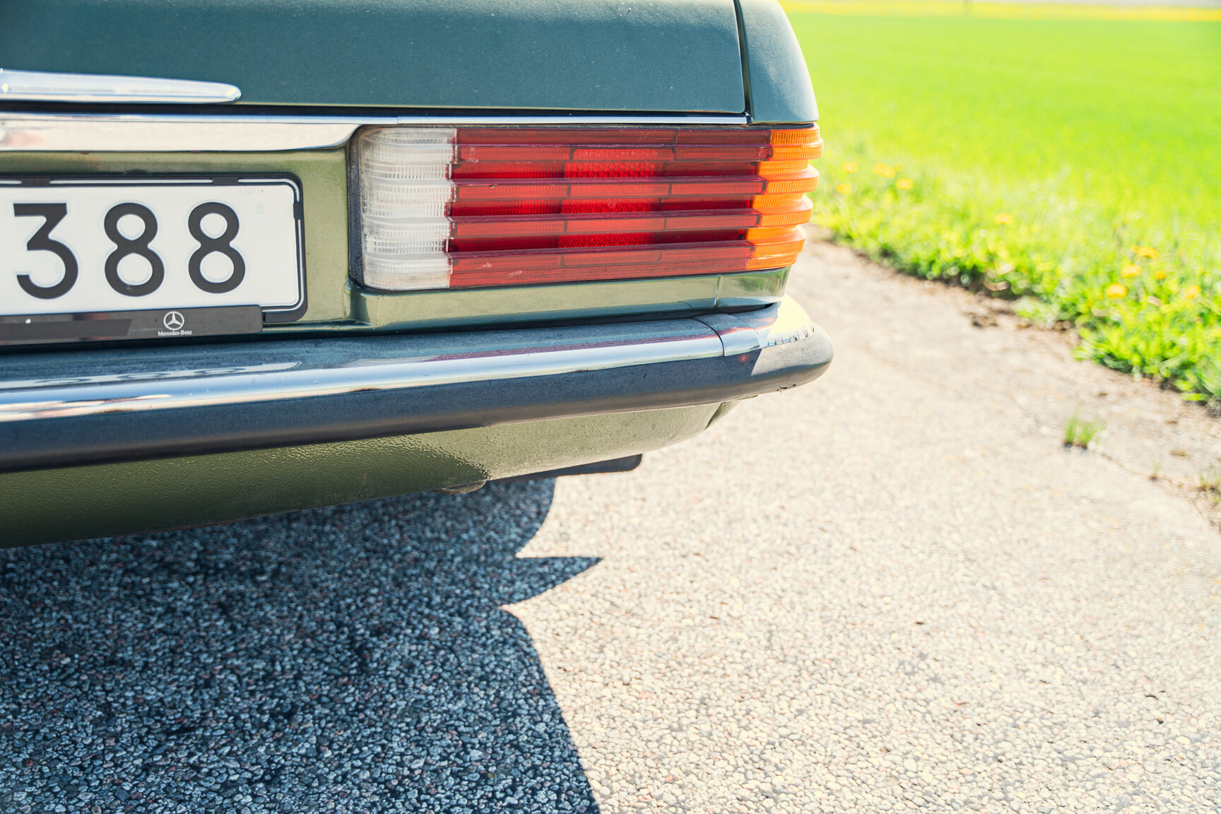 Exteriörbild på 1976 Mercedes-Benz 450 SLC (26)