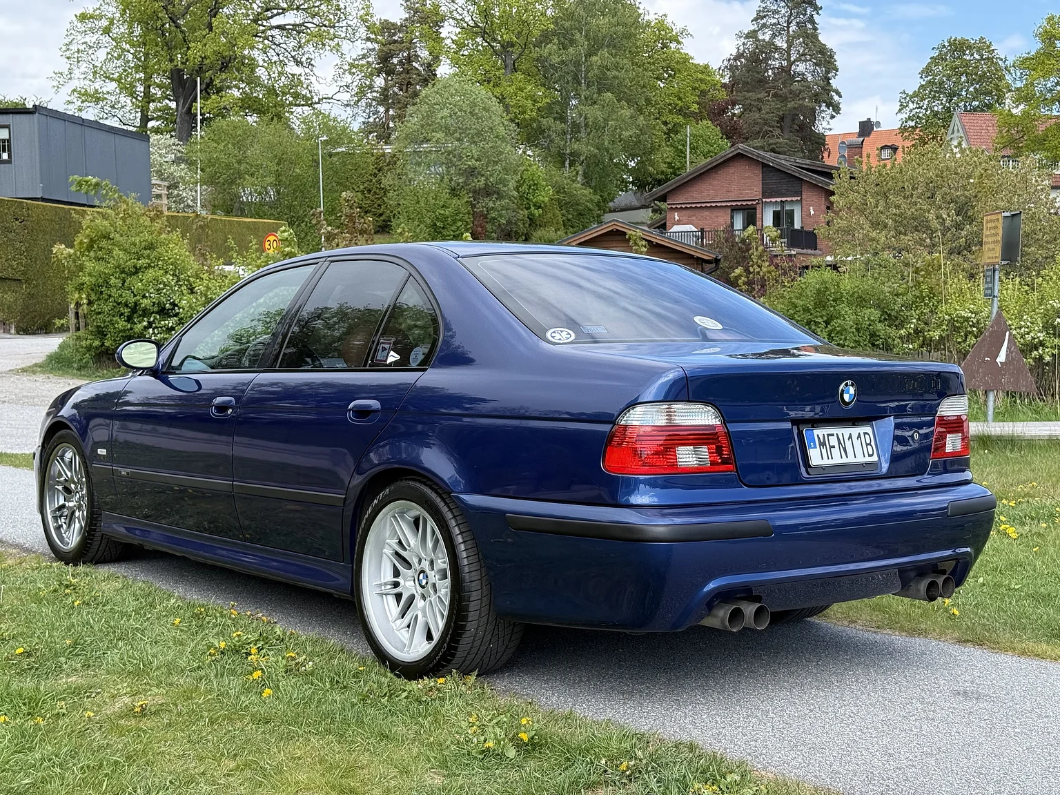 Exterior image of 2001 BMW M5 E39 LCI (26)