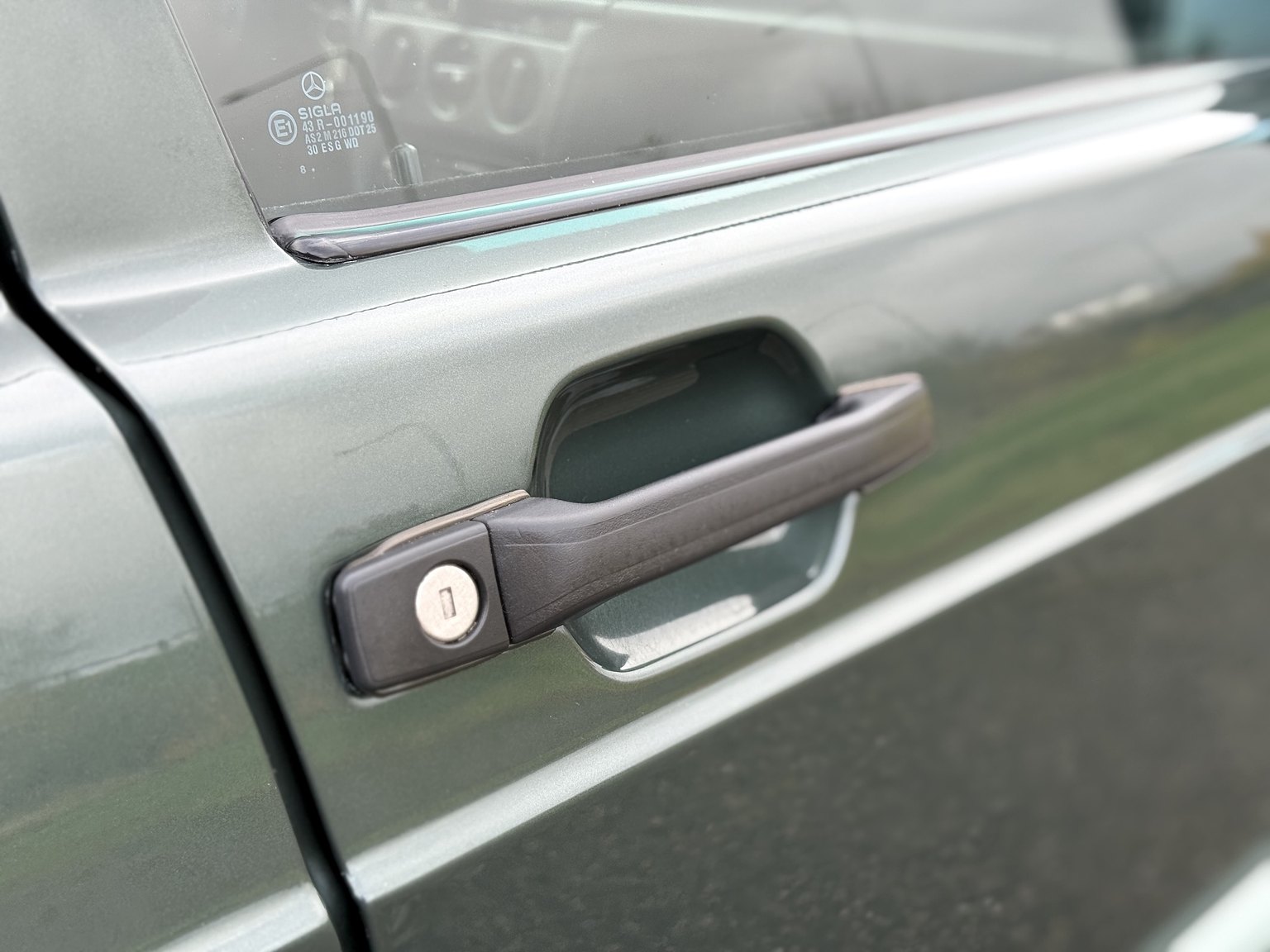 Exterior image of 1989 Mercedes-Benz 190 E