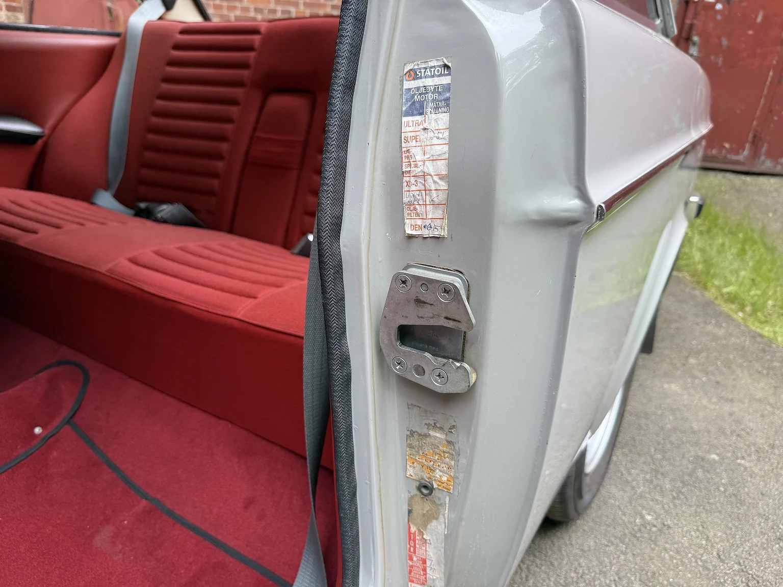 Innenraumfoto von 1970 Volvo 142 2.0 Automatic (20)