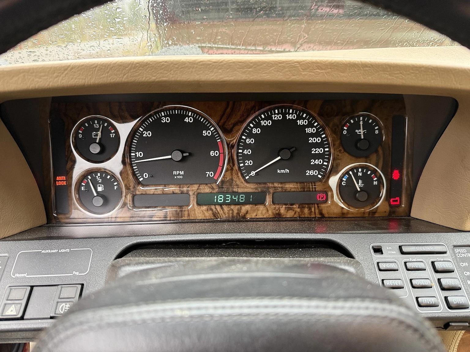 Innenraumfoto von 1991 Jaguar XJ40 Sovereign (18)