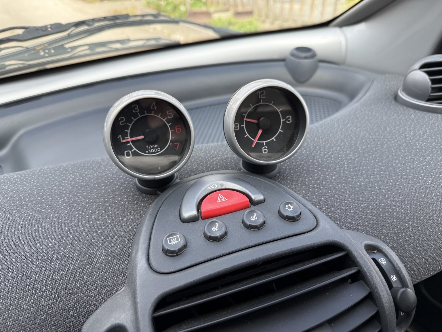 Interior image of 2005 Smart Fortwo 0.7