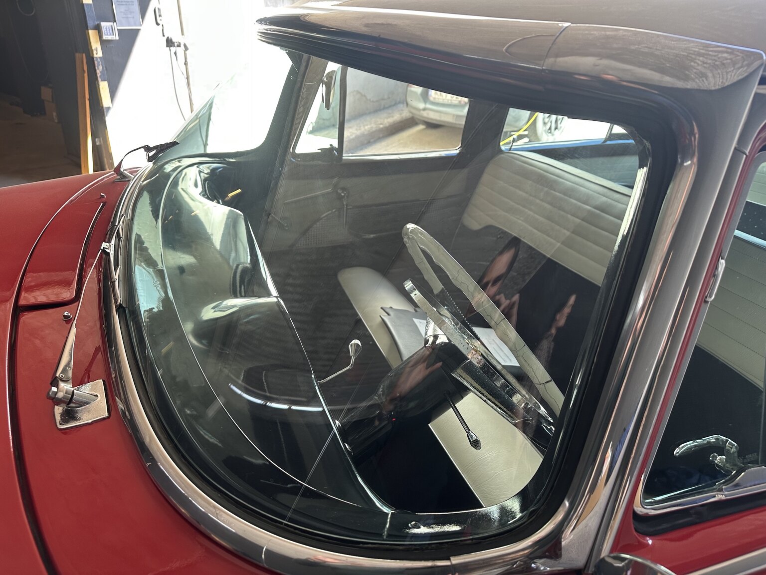 Exteriörbild på 1955 Dodge Custom Royal Sedan HEMI