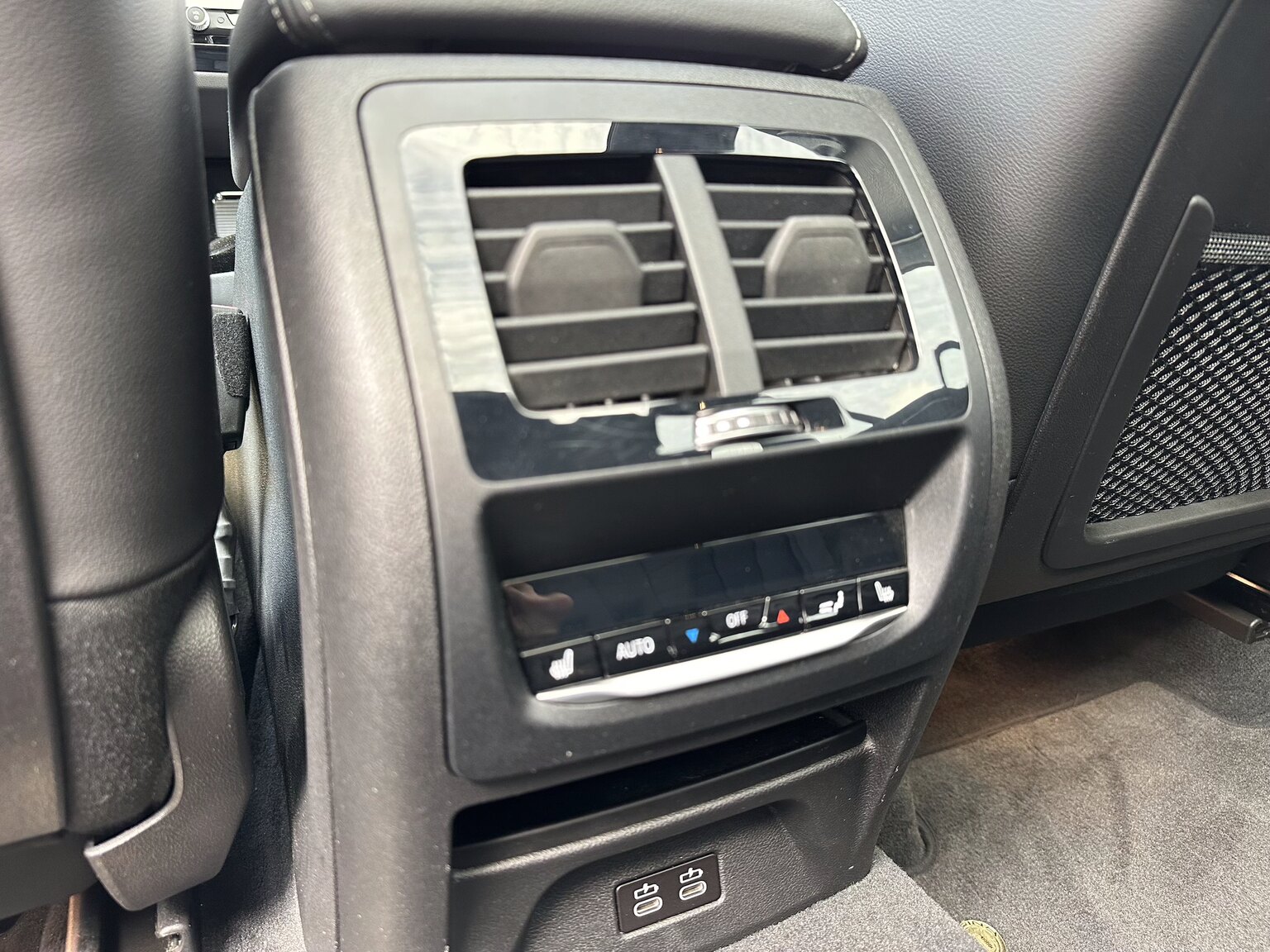 Interior image of 2022 ALPINA XD3