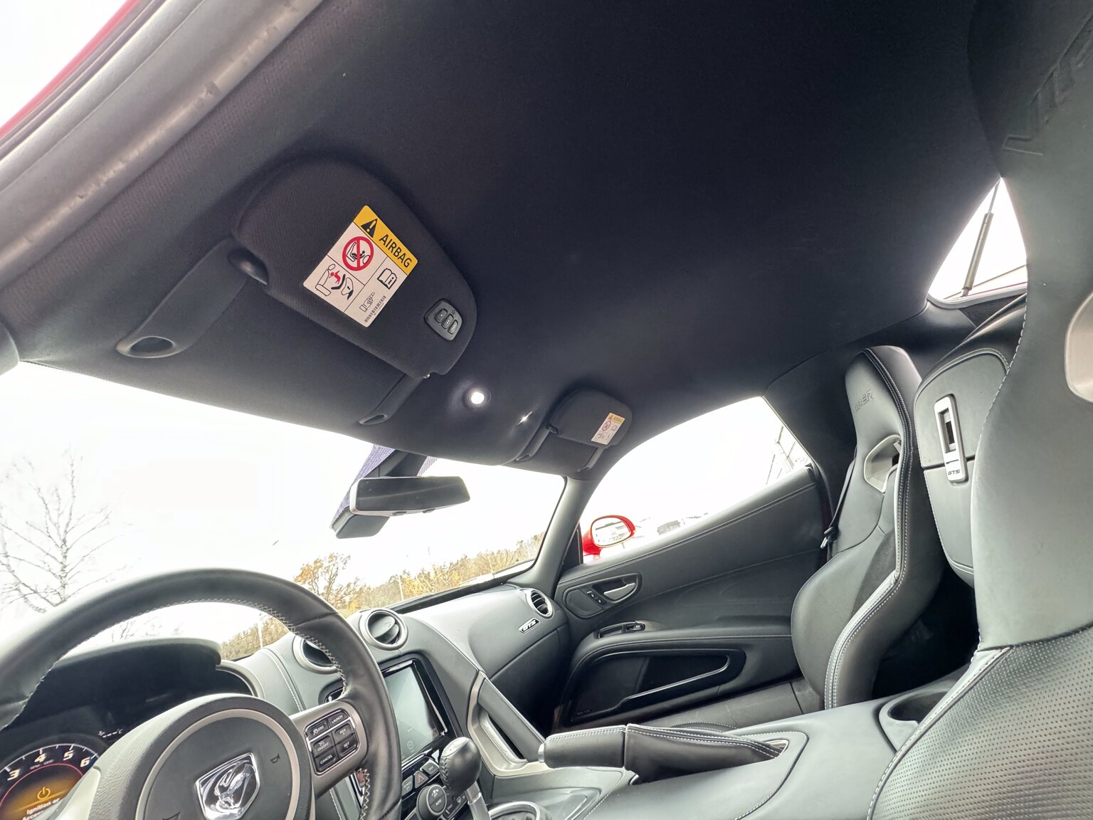 Interior image of 2014 Dodge Viper GTS (29)