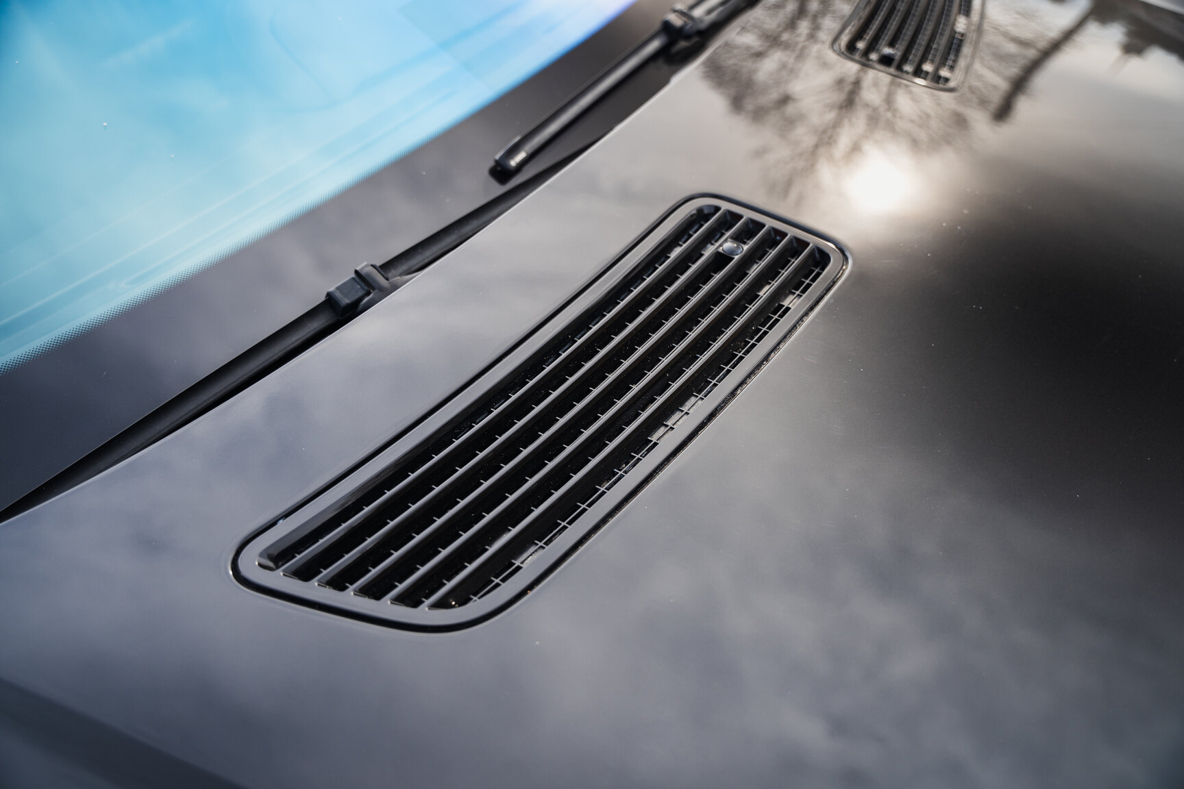 Exterior image of 2011 Mercedes-Benz S600