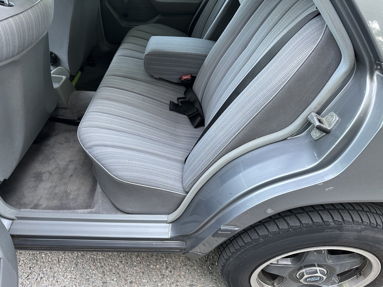Interiörbild 1989 Mercedes-Benz 230E