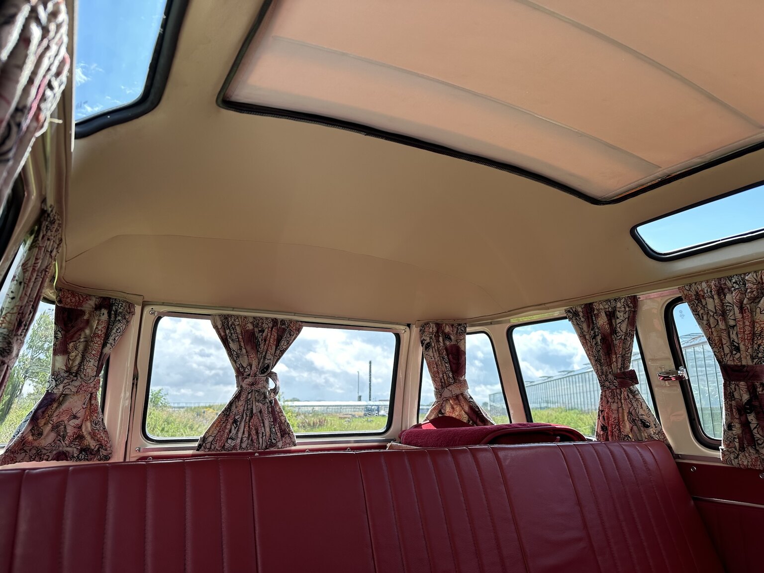 Interior image of 1969 Volkswagen T1 (6)