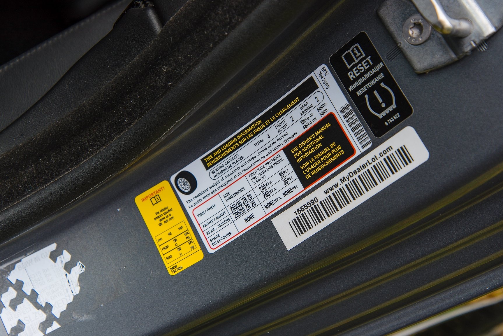 Interior image of 2014 BMW M6C