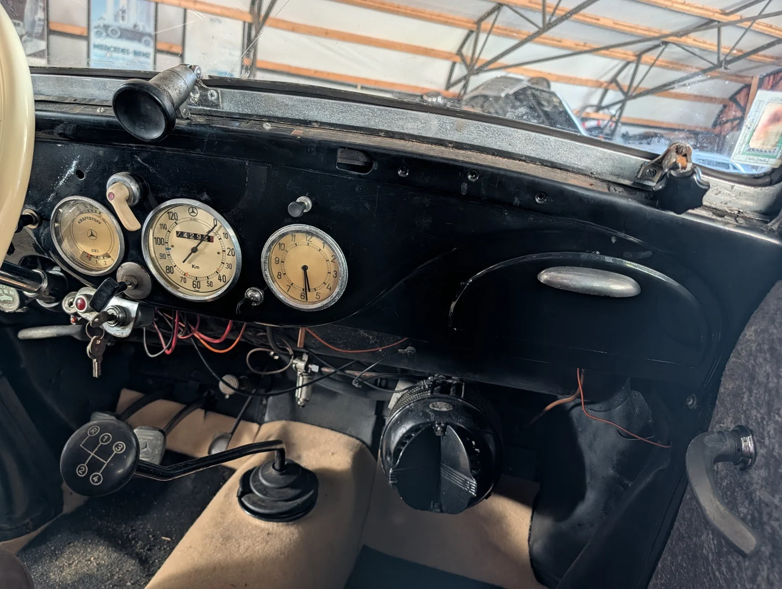 Interior image of 1938 Mercedes-Benz 170 V  Sedan (14)