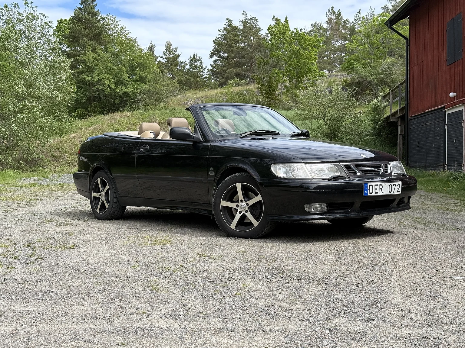 Exterior image of 2002 Saab 9-3 2.0T SE Convertible – NO RESERVE (1)