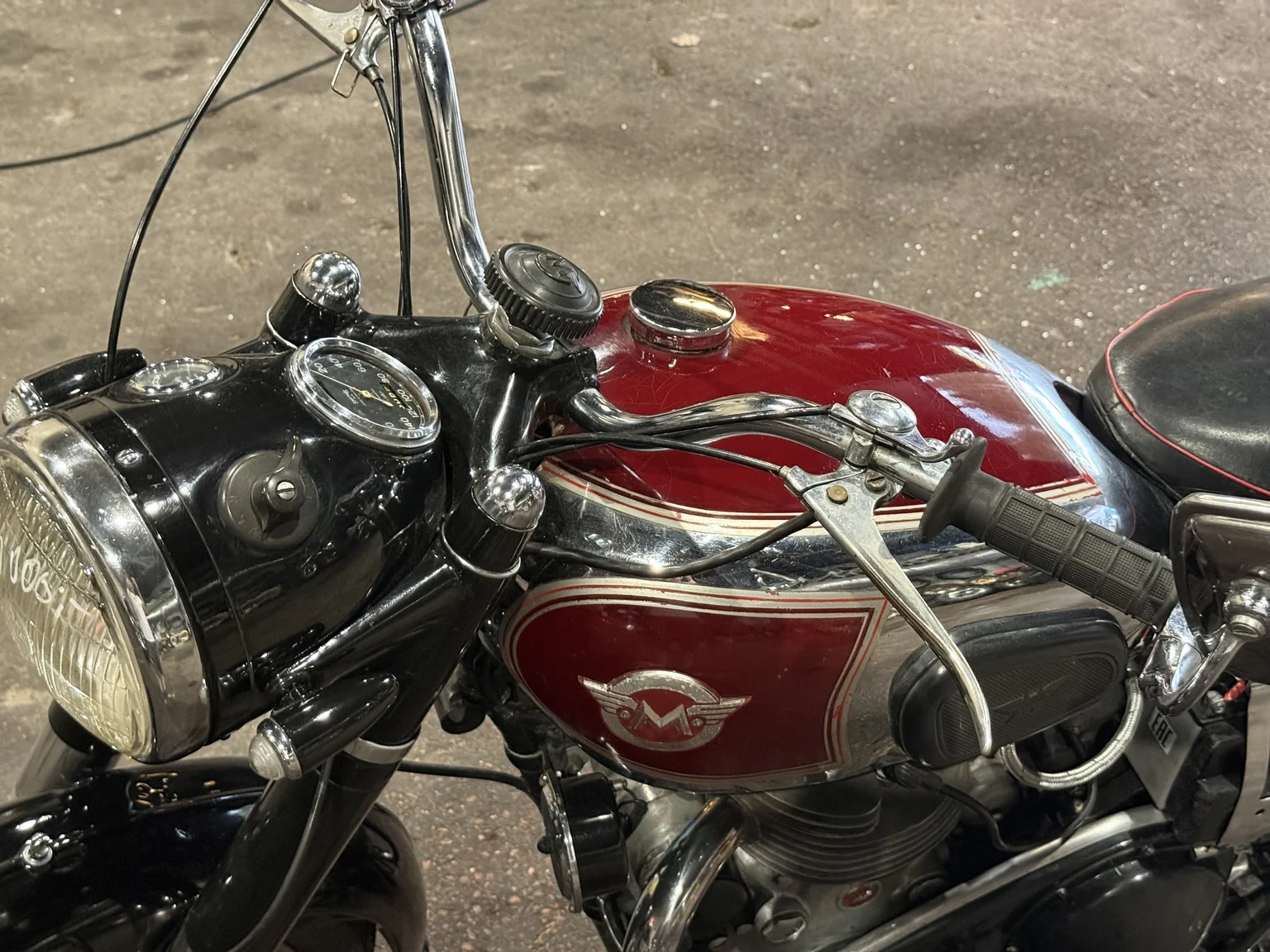 Exteriörbild på 1955 Matchless G 9 (14)
