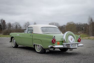 Exteriörbild på 1956 Ford Thunderbird