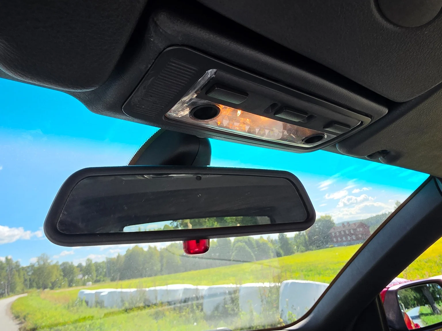 Interior image of 2002 BMW 330Ci Convertible (48)