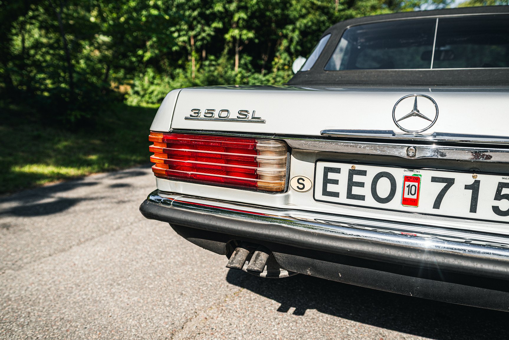 Exterior image of 1972 Mercedes-Benz 350 SL