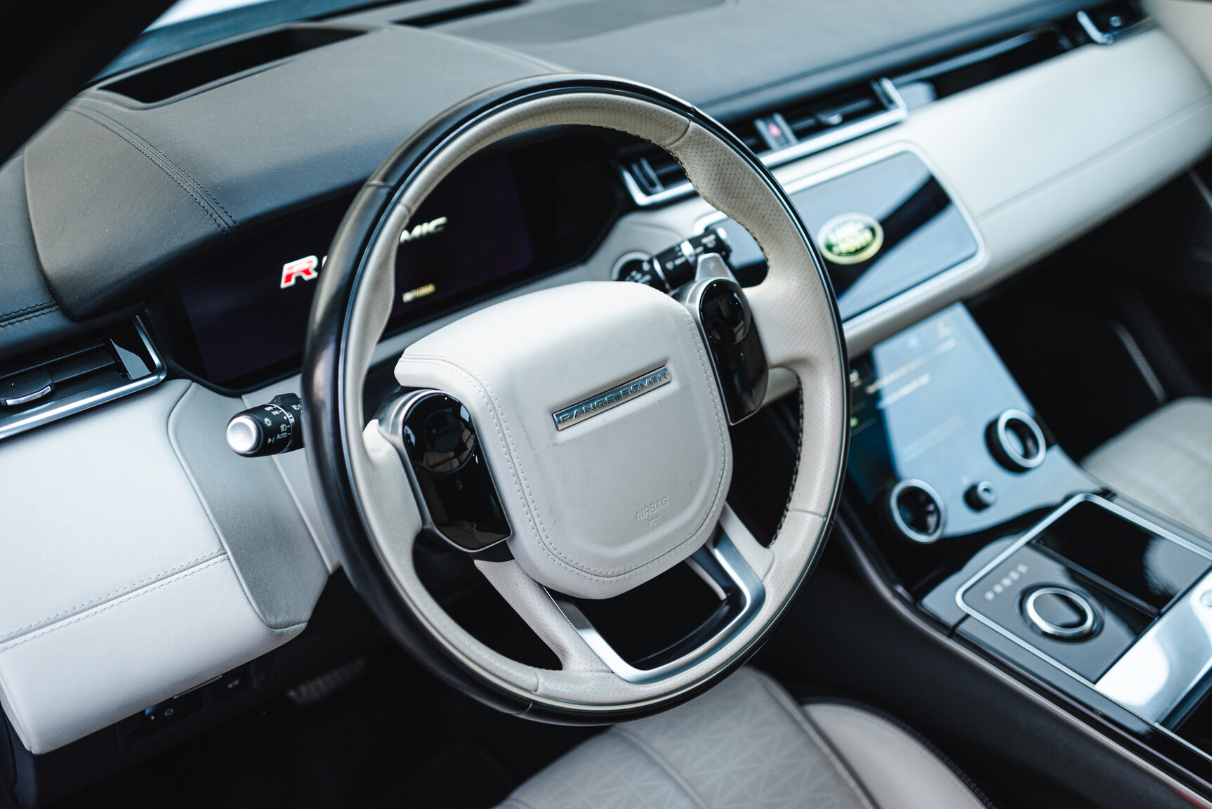 Interior image of 2018 Range Rover Velar D300 AWD HSE