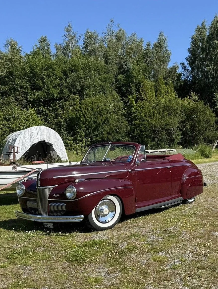Exteriörbild på 1941 Ford Super De Luxe Cabriolet (3)